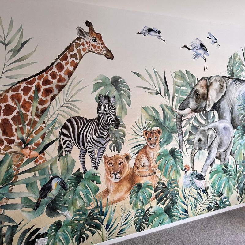 Papel para paredes animales de safari con hojas acuarela