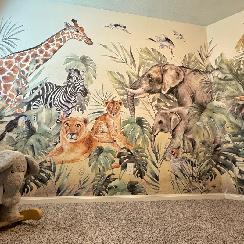 Papel para paredes animales de safari con hojas acuarela