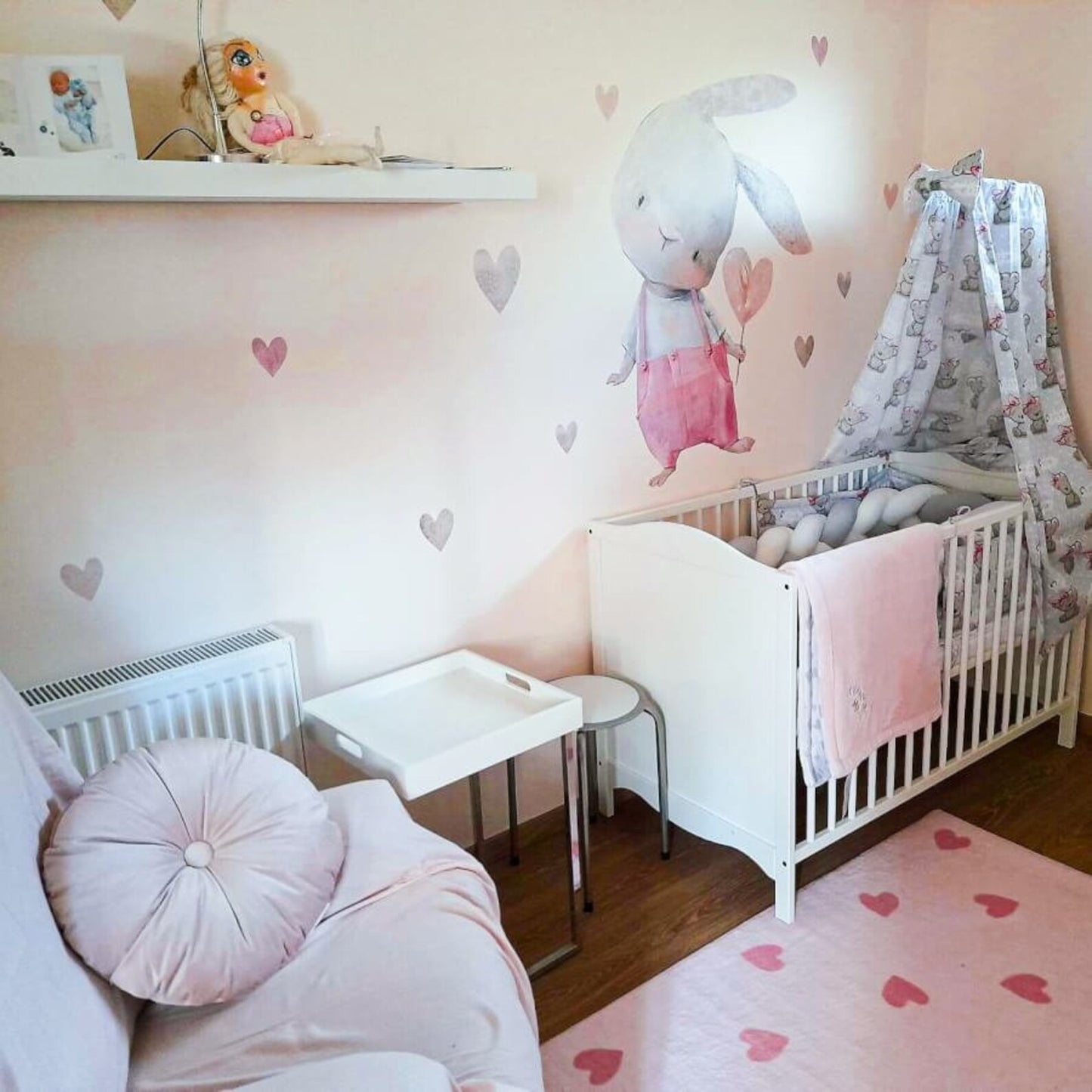 Vinilos decorativos Adhesivos infantiles de Pared Conejo con corazones