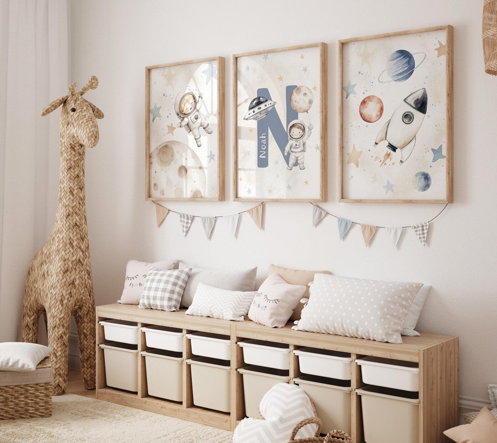 Cuadros Decorativos infantiles Modernos Astronautas Galaxia, cohete y nombre