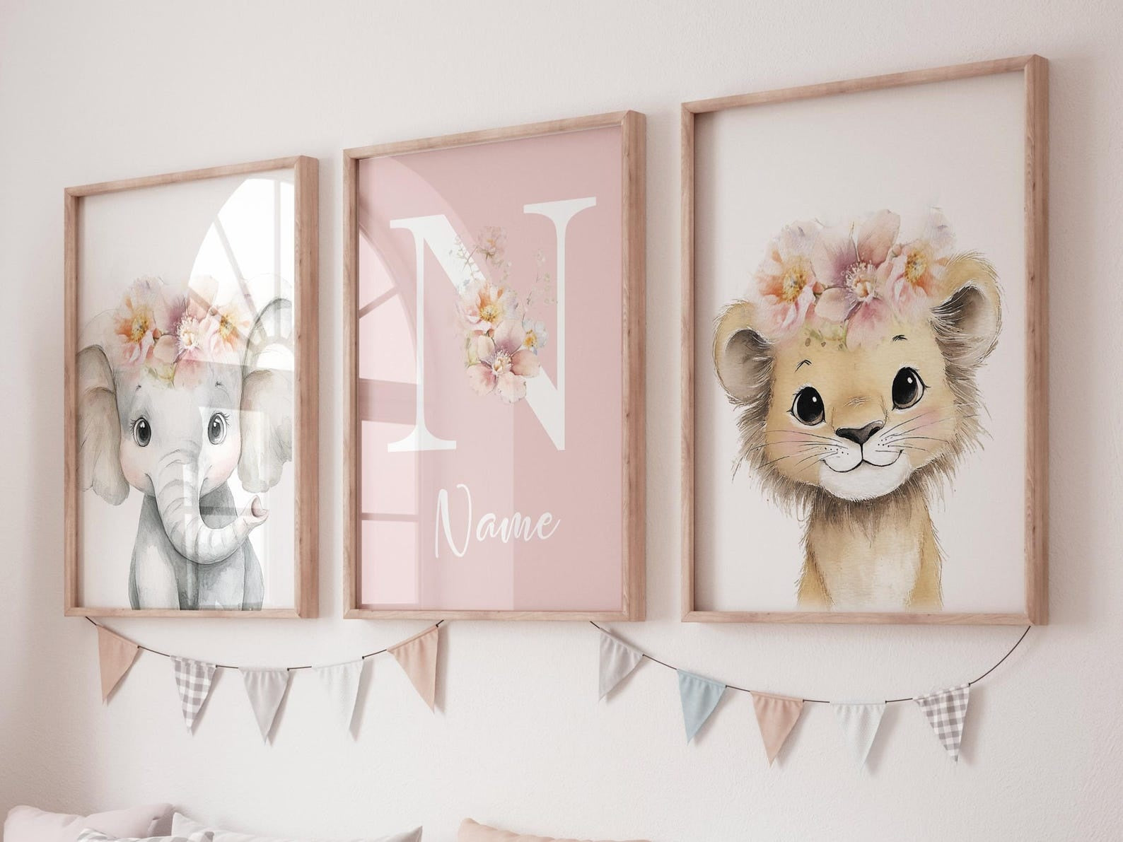 Cuadros Decorativos infantiles Modernos animales ilustracion niña flores con nombre