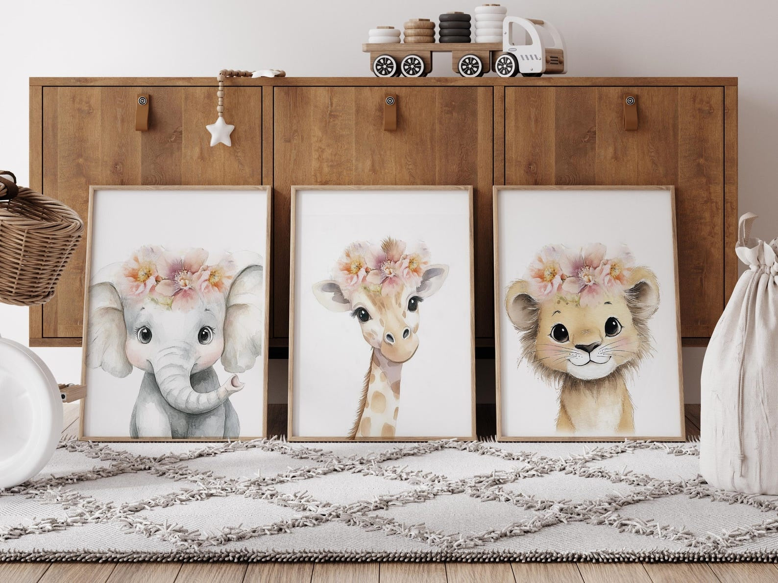 Cuadros Decorativos infantiles Modernos animales ilustracion niña flores