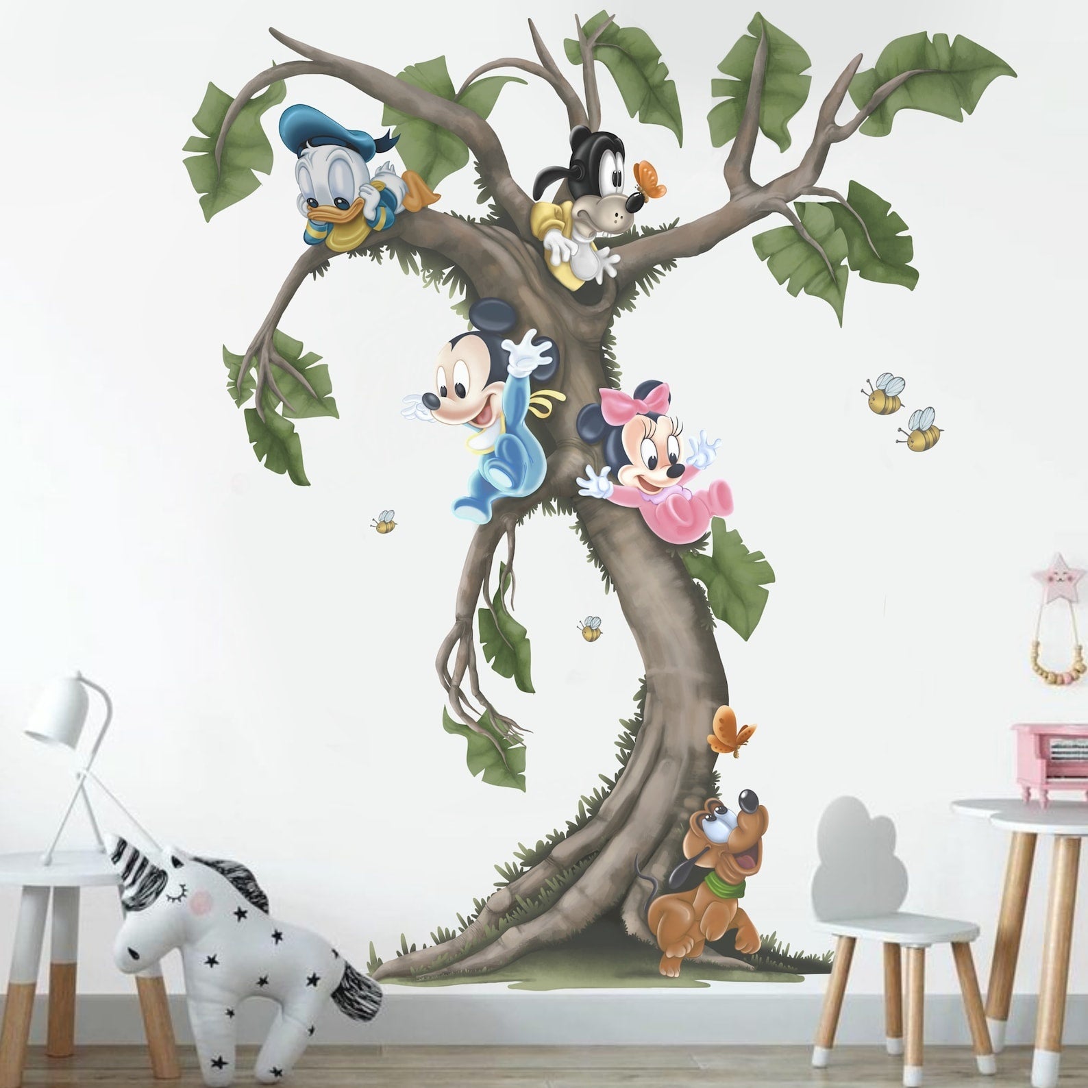Vinilos decorativos Adhesivos infantiles de Pared mickey y sus amigos en arbol