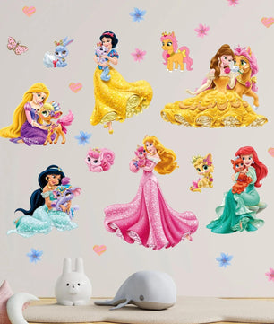 Vinilos decorativos Adhesivos infantiles de Pared princesas coloridas con mascotas
