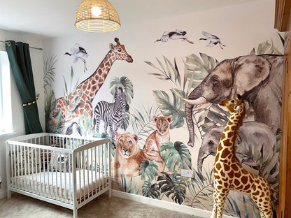 Papel para paredes animales de safari con hojas acuarela
