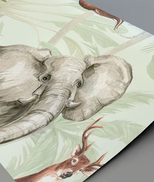 Papel para paredes safari en la jungla con elefante, cebra, ciervo, león y mono.